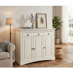 Kommode aus massiver Kiefer weiß lackiert mit 3 Türen und Schubfach im Landhausstil